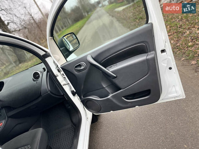 Білий Рено Кєнгу, об'ємом двигуна 1.5 л та пробігом 288 тис. км за 6300 $, фото 34 на Automoto.ua