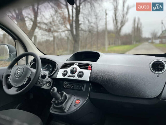 Білий Рено Кєнгу, об'ємом двигуна 1.5 л та пробігом 288 тис. км за 6300 $, фото 32 на Automoto.ua