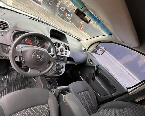 Белый Рено Кенгу, объемом двигателя 1.46 л и пробегом 172 тыс. км за 8200 $, фото 15 на Automoto.ua
