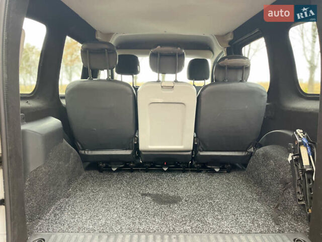 Белый Рено Кенгу, объемом двигателя 1.5 л и пробегом 288 тыс. км за 6350 $, фото 28 на Automoto.ua