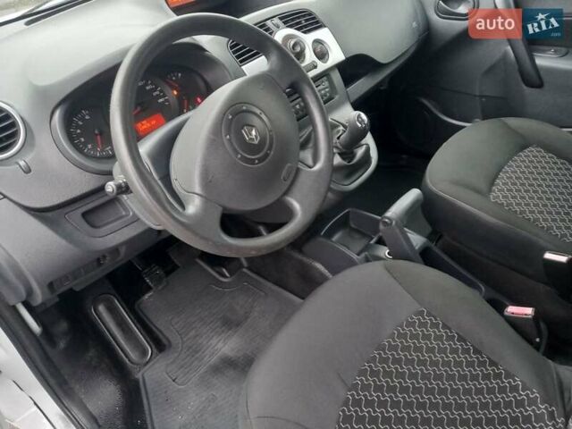 Белый Рено Кенгу, объемом двигателя 1.5 л и пробегом 180 тыс. км за 8999 $, фото 16 на Automoto.ua
