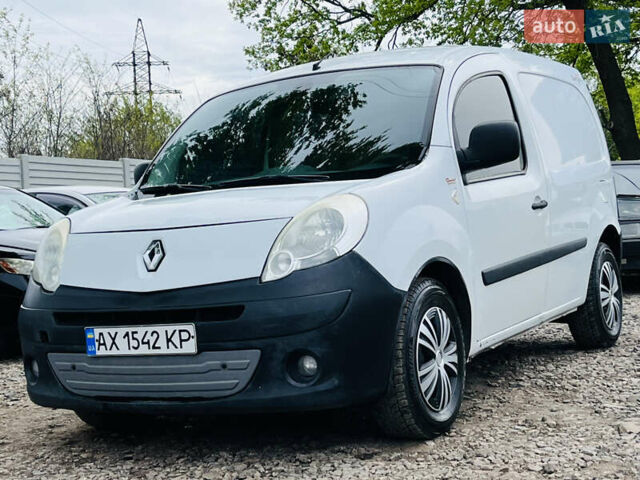 Белый Рено Кенгу, объемом двигателя 1.46 л и пробегом 228 тыс. км за 5000 $, фото 4 на Automoto.ua
