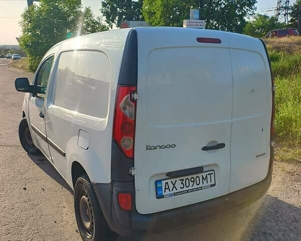 Белый Рено Кенгу, объемом двигателя 1.5 л и пробегом 311 тыс. км за 3700 $, фото 5 на Automoto.ua