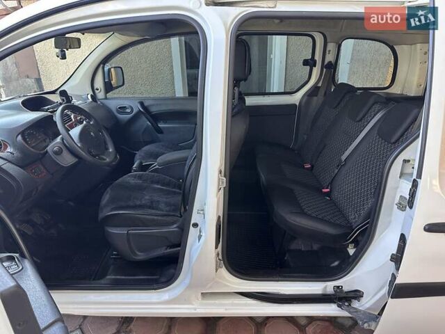 Белый Рено Кенгу, объемом двигателя 1.46 л и пробегом 243 тыс. км за 8600 $, фото 20 на Automoto.ua