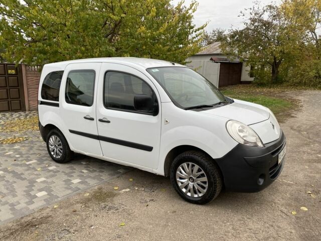 Білий Рено Кєнгу, об'ємом двигуна 1.5 л та пробігом 300 тис. км за 4950 $, фото 1 на Automoto.ua