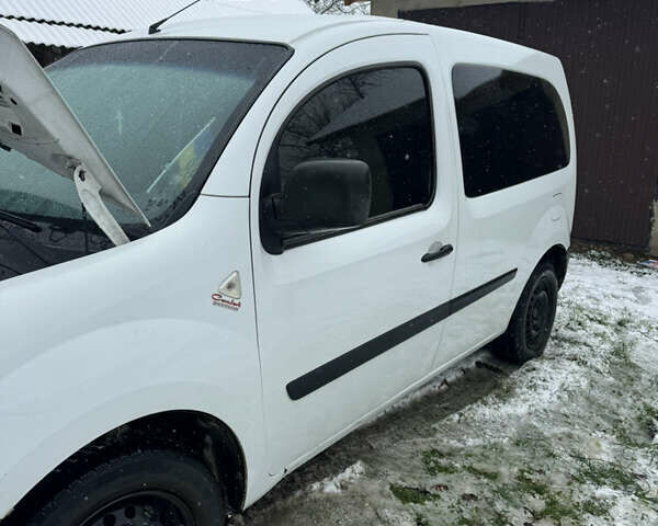 Белый Рено Кенгу, объемом двигателя 1.5 л и пробегом 282 тыс. км за 6800 $, фото 2 на Automoto.ua