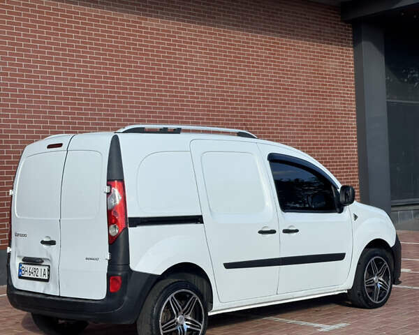 Белый Рено Кенгу, объемом двигателя 1.46 л и пробегом 212 тыс. км за 6999 $, фото 11 на Automoto.ua