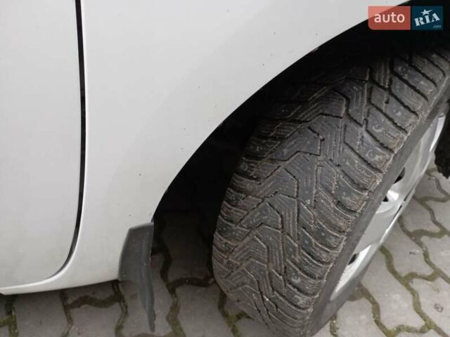 Белый Рено Кенгу, объемом двигателя 1.5 л и пробегом 298 тыс. км за 7750 $, фото 17 на Automoto.ua