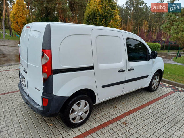 Білий Рено Кєнгу, об'ємом двигуна 1.5 л та пробігом 273 тис. км за 6200 $, фото 4 на Automoto.ua