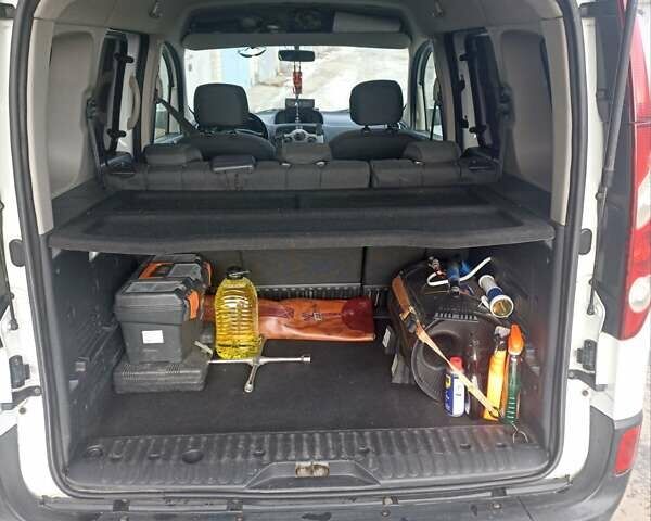 Белый Рено Кенгу, объемом двигателя 1.46 л и пробегом 241 тыс. км за 6600 $, фото 7 на Automoto.ua