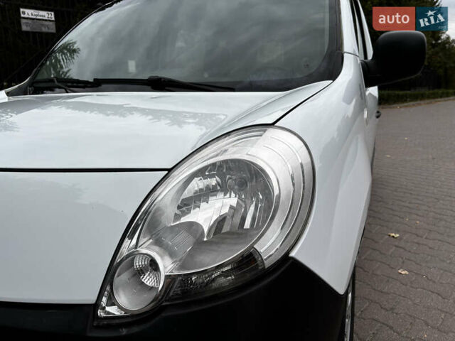 Белый Рено Кенгу, объемом двигателя 1.46 л и пробегом 287 тыс. км за 4700 $, фото 16 на Automoto.ua