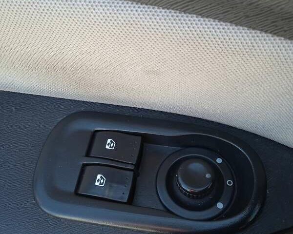 Белый Рено Кенгу, объемом двигателя 1.46 л и пробегом 279 тыс. км за 7500 $, фото 9 на Automoto.ua