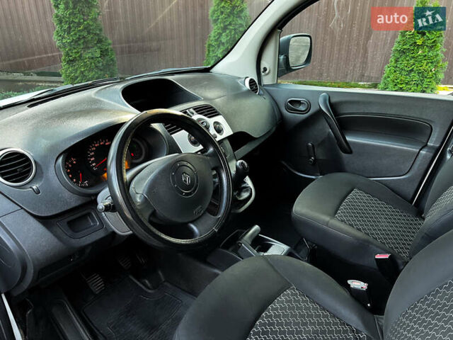 Белый Рено Кенгу, объемом двигателя 1.5 л и пробегом 188 тыс. км за 4950 $, фото 8 на Automoto.ua