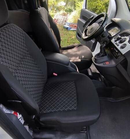 Белый Рено Кенгу, объемом двигателя 1.46 л и пробегом 240 тыс. км за 5300 $, фото 8 на Automoto.ua