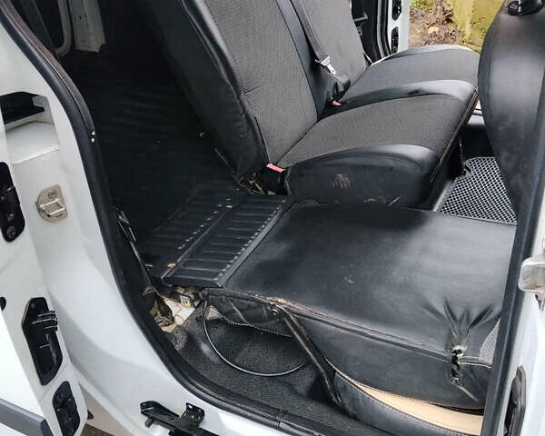 Білий Рено Кєнгу, об'ємом двигуна 0 л та пробігом 109 тис. км за 7300 $, фото 13 на Automoto.ua