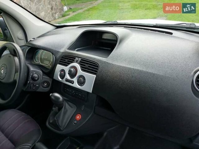 Білий Рено Кєнгу, об'ємом двигуна 0 л та пробігом 98 тис. км за 6100 $, фото 9 на Automoto.ua