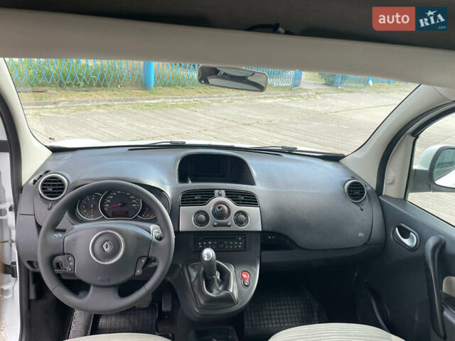 Белый Рено Кенгу, объемом двигателя 1.5 л и пробегом 216 тыс. км за 8300 $, фото 14 на Automoto.ua