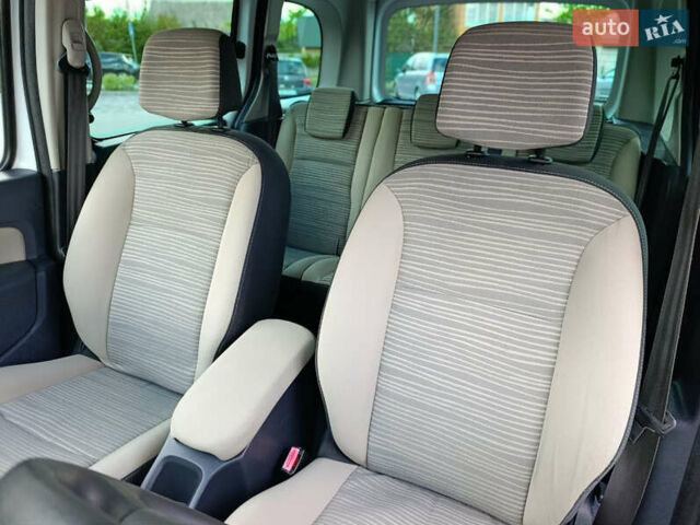 Білий Рено Кєнгу, об'ємом двигуна 1.6 л та пробігом 224 тис. км за 7999 $, фото 17 на Automoto.ua