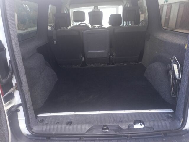 Белый Рено Кенгу, объемом двигателя 1.5 л и пробегом 230 тыс. км за 8200 $, фото 1 на Automoto.ua