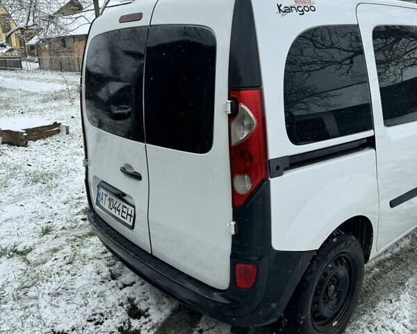 Белый Рено Кенгу, объемом двигателя 1.5 л и пробегом 282 тыс. км за 6800 $, фото 6 на Automoto.ua