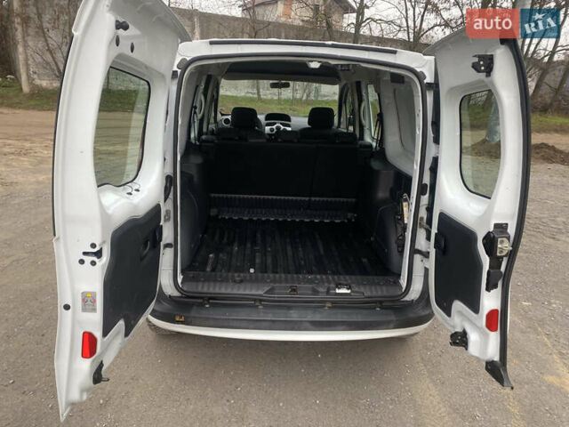 Білий Рено Кєнгу, об'ємом двигуна 0 л та пробігом 87 тис. км за 6499 $, фото 14 на Automoto.ua