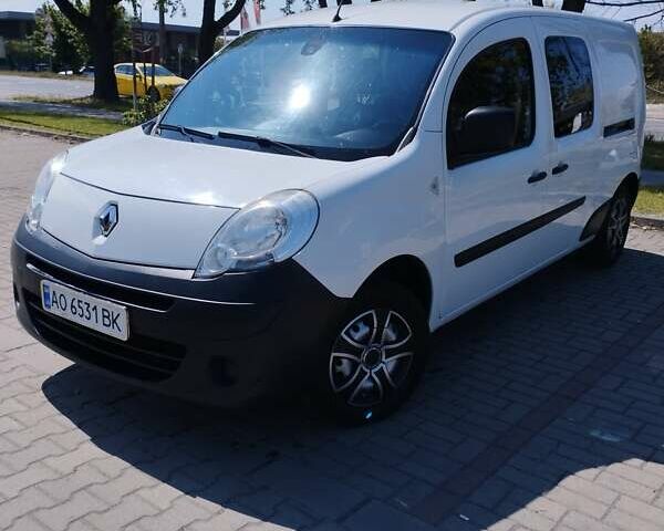 Белый Рено Кенгу, объемом двигателя 1.5 л и пробегом 255 тыс. км за 7100 $, фото 1 на Automoto.ua