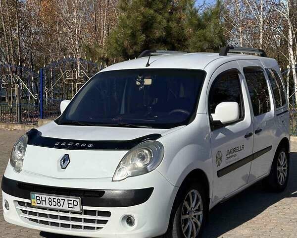 Белый Рено Кенгу, объемом двигателя 1.46 л и пробегом 243 тыс. км за 8600 $, фото 22 на Automoto.ua