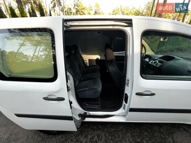 Белый Рено Кенгу, объемом двигателя 1.5 л и пробегом 188 тыс. км за 4950 $, фото 13 на Automoto.ua