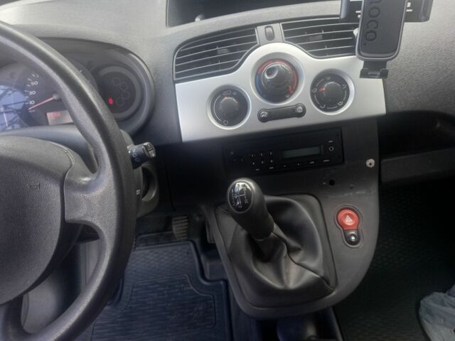 Белый Рено Кенгу, объемом двигателя 1.5 л и пробегом 230 тыс. км за 8200 $, фото 5 на Automoto.ua