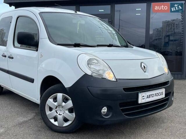 Білий Рено Кєнгу, об'ємом двигуна 1.6 л та пробігом 188 тис. км за 8990 $, фото 1 на Automoto.ua