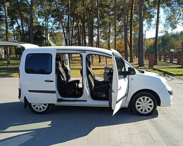 Белый Рено Кенгу, объемом двигателя 1.46 л и пробегом 279 тыс. км за 7500 $, фото 4 на Automoto.ua