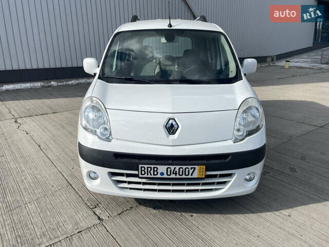 Белый Рено Кенгу, объемом двигателя 1.5 л и пробегом 216 тыс. км за 8300 $, фото 20 на Automoto.ua