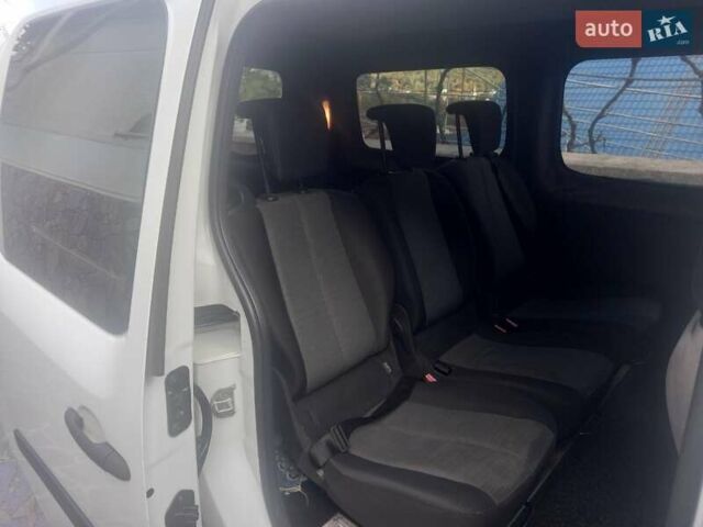 Белый Рено Кенгу, объемом двигателя 1.5 л и пробегом 211 тыс. км за 8200 $, фото 8 на Automoto.ua