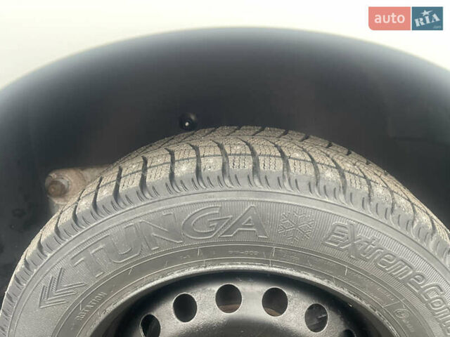 Белый Рено Кенгу, объемом двигателя 1.5 л и пробегом 202 тыс. км за 6400 $, фото 31 на Automoto.ua