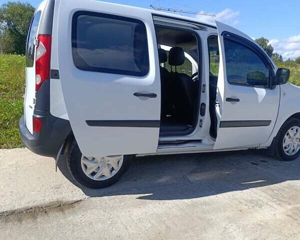 Белый Рено Кенгу, объемом двигателя 1.46 л и пробегом 240 тыс. км за 5300 $, фото 3 на Automoto.ua