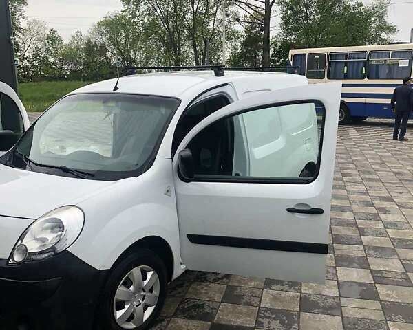 Белый Рено Кенгу, объемом двигателя 1.5 л и пробегом 232 тыс. км за 6500 $, фото 4 на Automoto.ua