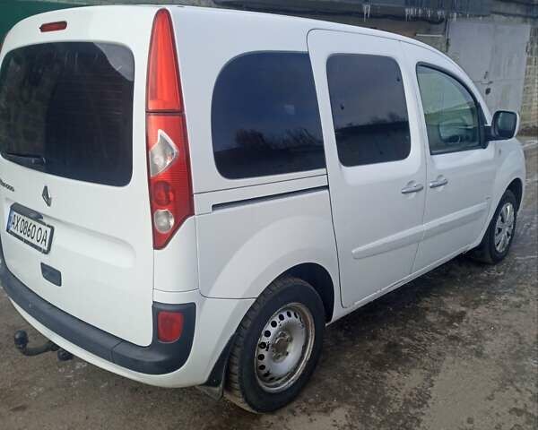 Белый Рено Кенгу, объемом двигателя 1.46 л и пробегом 241 тыс. км за 6600 $, фото 2 на Automoto.ua