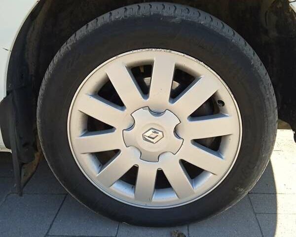 Белый Рено Кенгу, объемом двигателя 1.46 л и пробегом 279 тыс. км за 7500 $, фото 13 на Automoto.ua