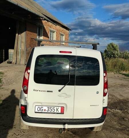 Білий Рено Кєнгу, об'ємом двигуна 0 л та пробігом 96 тис. км за 7500 $, фото 3 на Automoto.ua