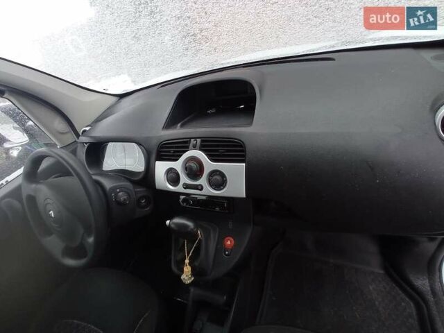 Белый Рено Кенгу, объемом двигателя 0 л и пробегом 53 тыс. км за 7900 $, фото 27 на Automoto.ua