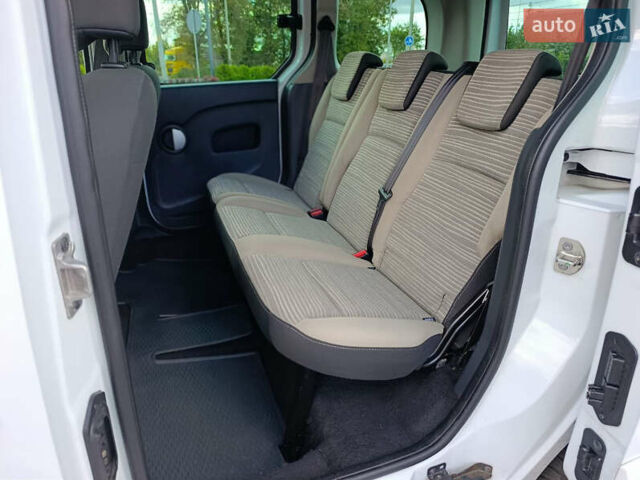 Білий Рено Кєнгу, об'ємом двигуна 1.6 л та пробігом 224 тис. км за 7999 $, фото 18 на Automoto.ua