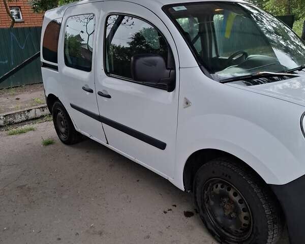 Белый Рено Кенгу, объемом двигателя 1.46 л и пробегом 301 тыс. км за 5000 $, фото 5 на Automoto.ua