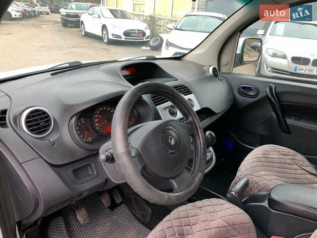 Білий Рено Кєнгу, об'ємом двигуна 1.5 л та пробігом 260 тис. км за 7490 $, фото 23 на Automoto.ua