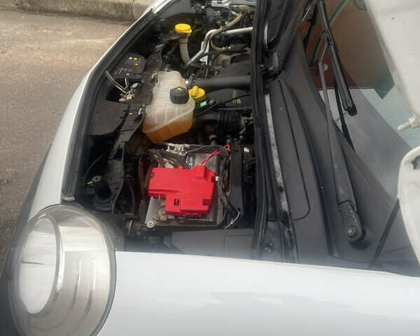 Белый Рено Кенгу, объемом двигателя 1.5 л и пробегом 202 тыс. км за 6400 $, фото 29 на Automoto.ua