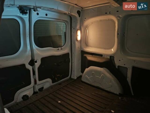 Белый Рено Кенгу, объемом двигателя 1.46 л и пробегом 267 тыс. км за 7500 $, фото 16 на Automoto.ua