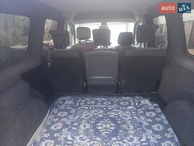 Белый Рено Кенгу, объемом двигателя 1.5 л и пробегом 211 тыс. км за 8200 $, фото 3 на Automoto.ua