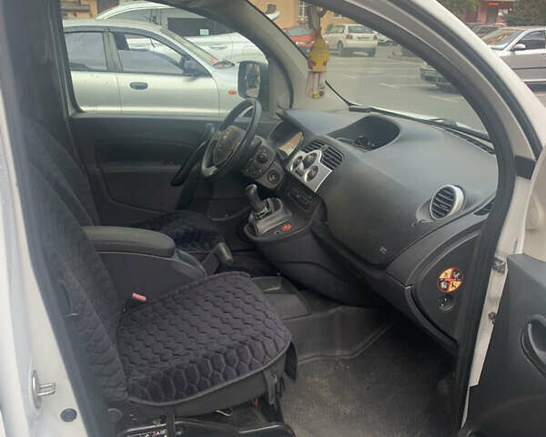 Білий Рено Кєнгу, об'ємом двигуна 1.46 л та пробігом 317 тис. км за 5900 $, фото 18 на Automoto.ua