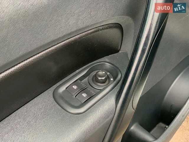 Білий Рено Кєнгу, об'ємом двигуна 1.5 л та пробігом 260 тис. км за 7490 $, фото 16 на Automoto.ua