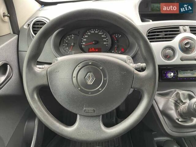Білий Рено Кєнгу, об'ємом двигуна 1.6 л та пробігом 188 тис. км за 8990 $, фото 13 на Automoto.ua