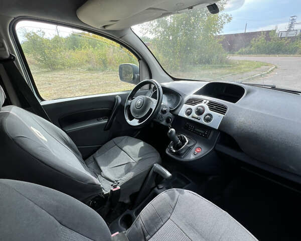 Білий Рено Кєнгу, об'ємом двигуна 1.5 л та пробігом 282 тис. км за 5400 $, фото 11 на Automoto.ua